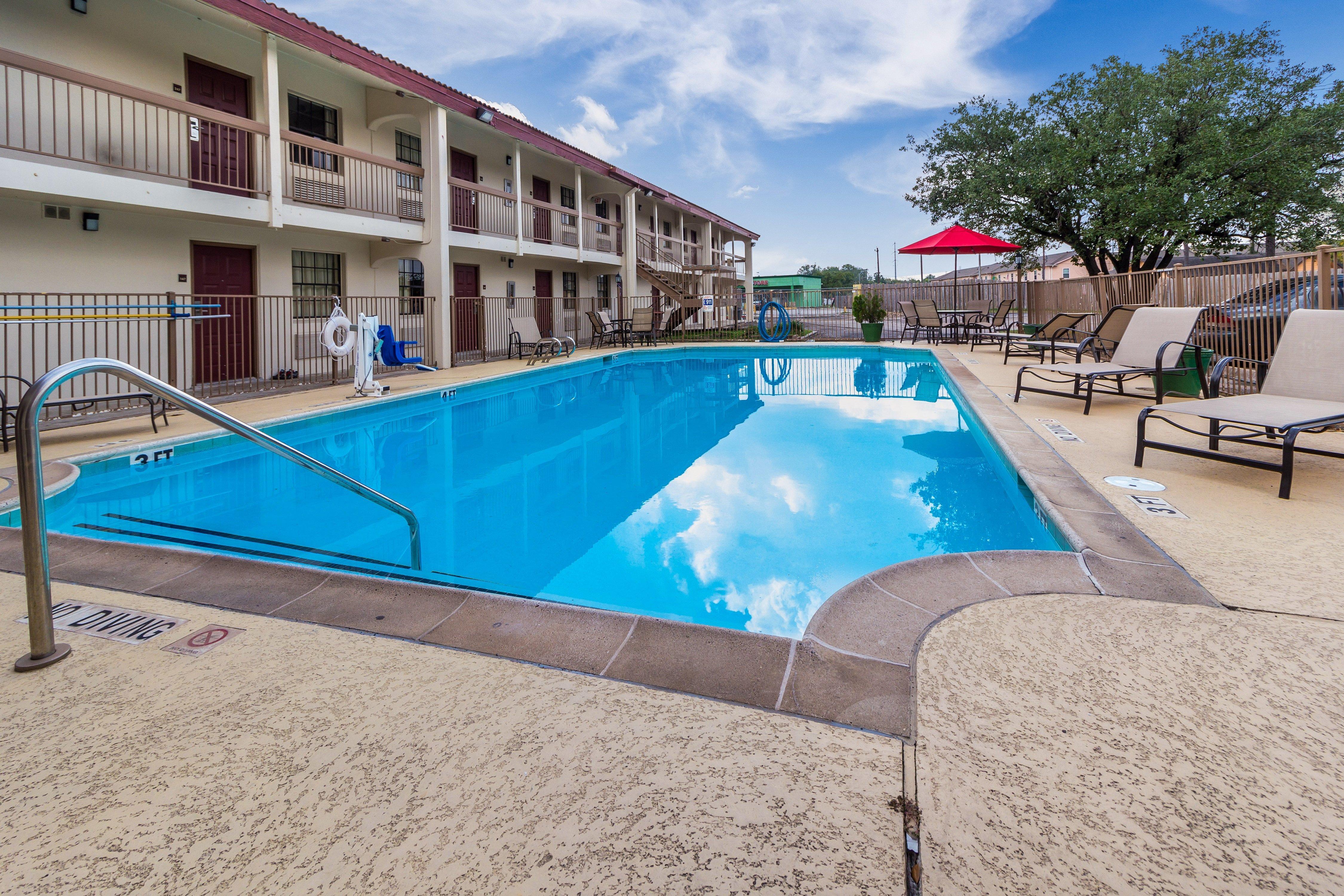 Red Roof Inn Houston East I-10 Exterior photo