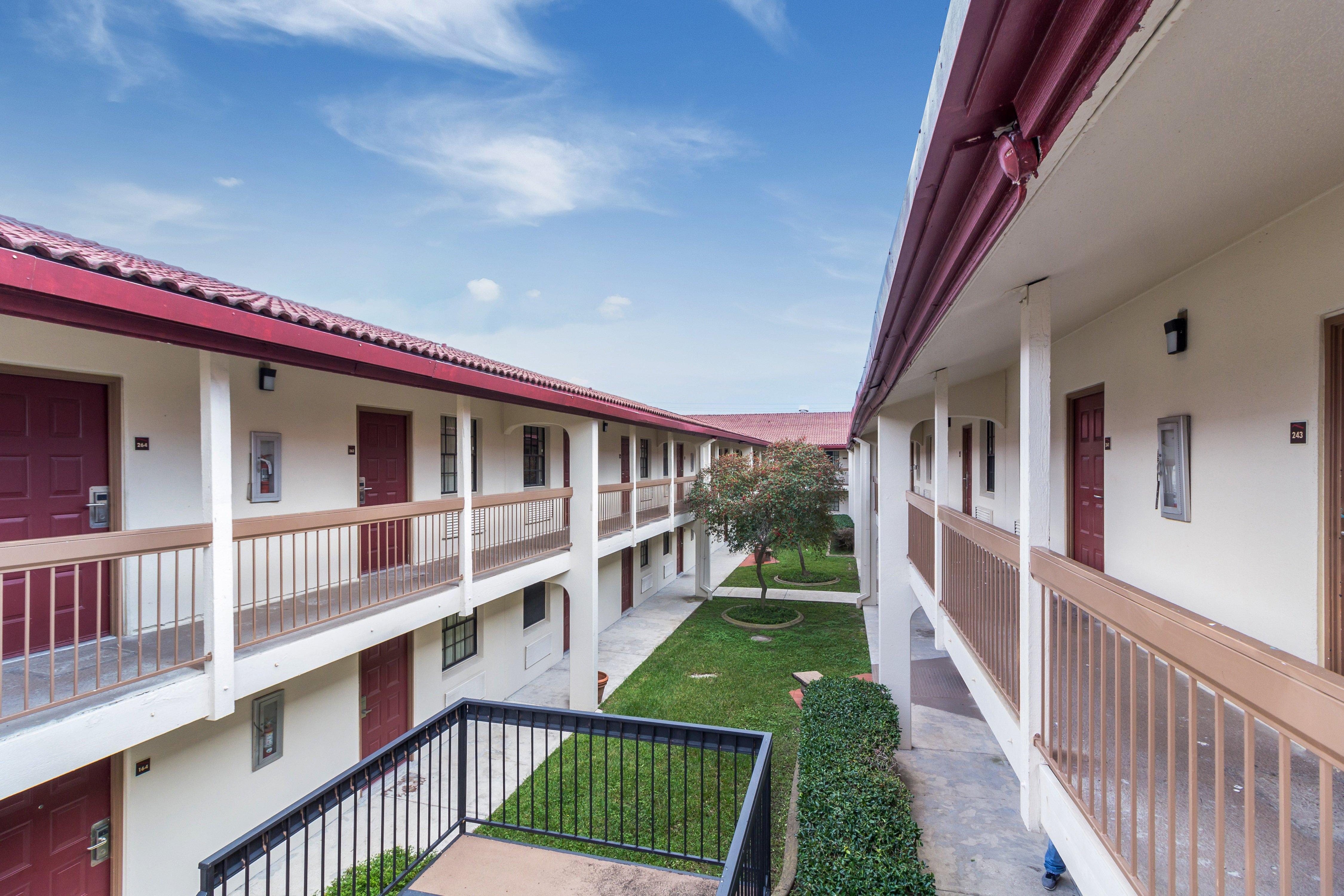 Red Roof Inn Houston East I-10 Exterior photo